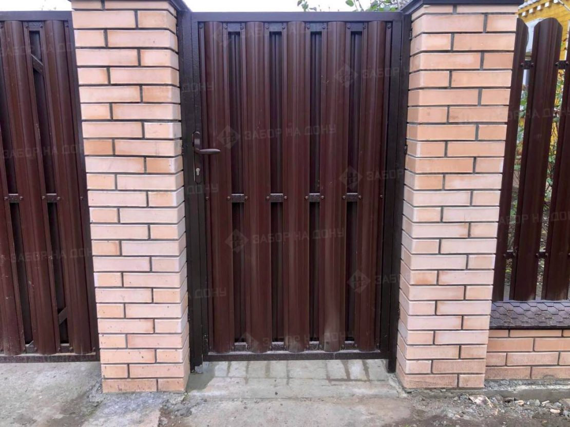 Калитка из евроштакетника  в Кагальницкой